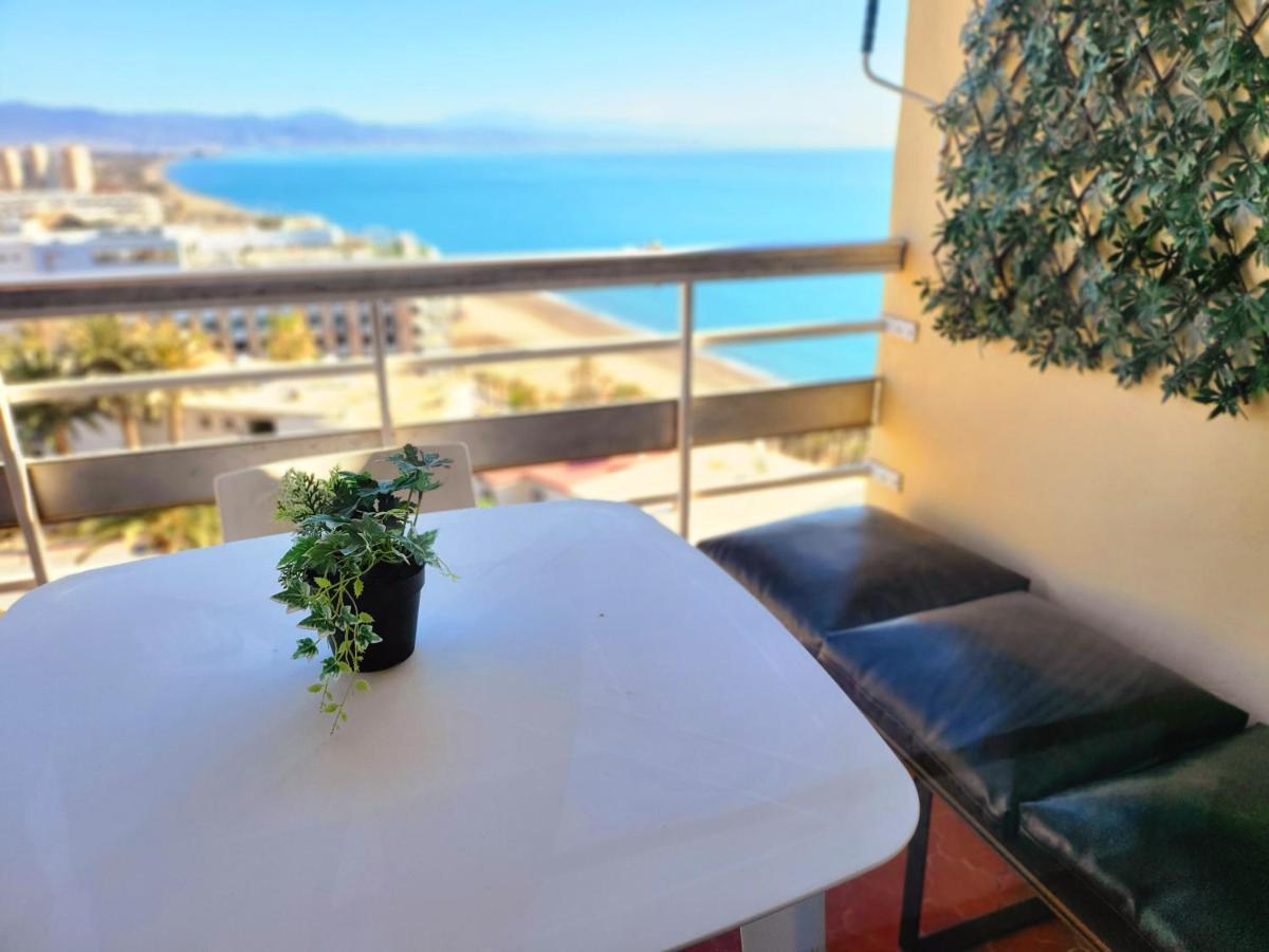 Apartamento Torre De La Roca Actual Торремолинос Экстерьер фото